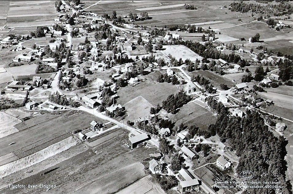Flygfoto över byn Linghed 1956